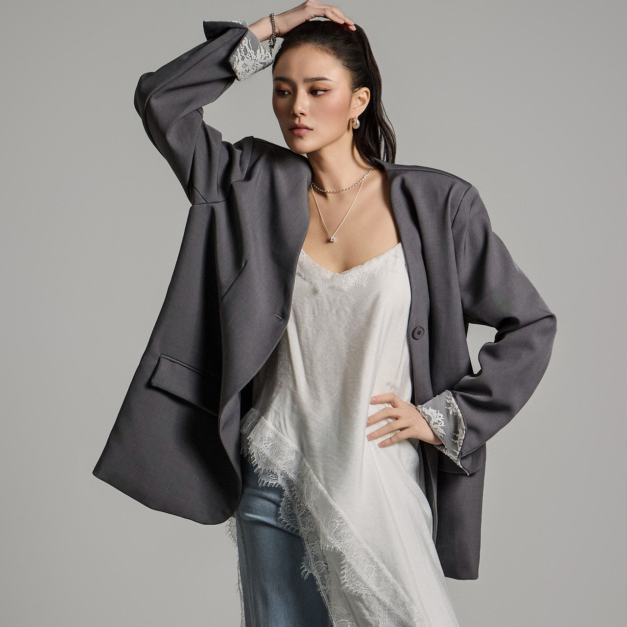 J2690 ストラップ付きレースジャケット