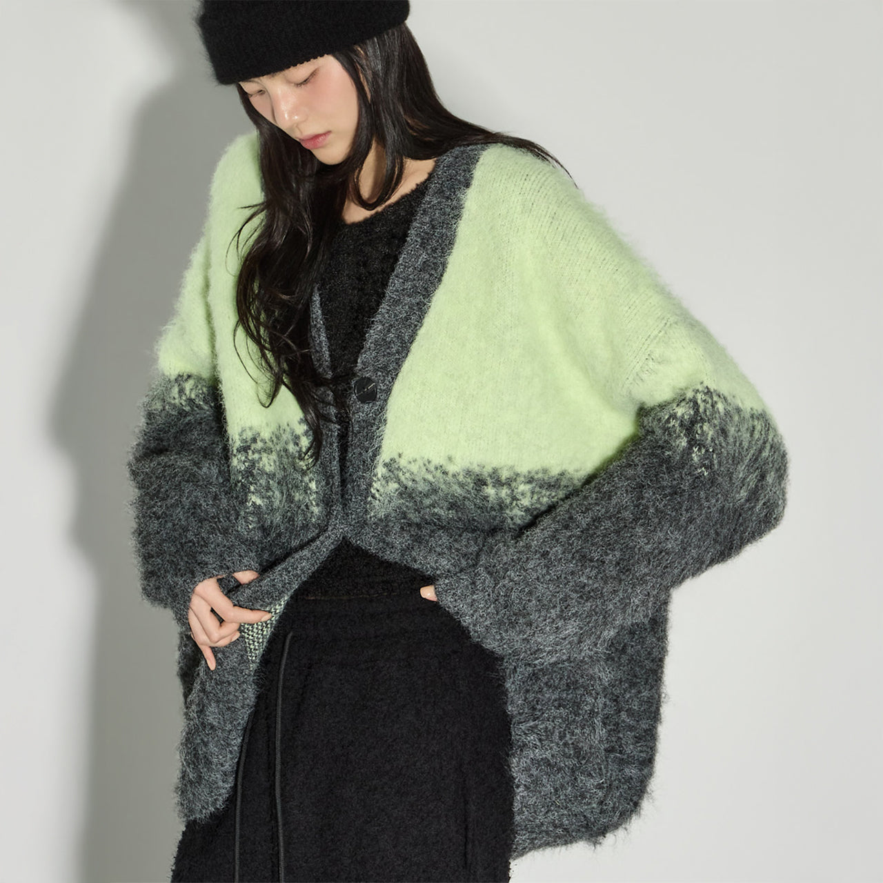 J3083 Gradient Cardigan