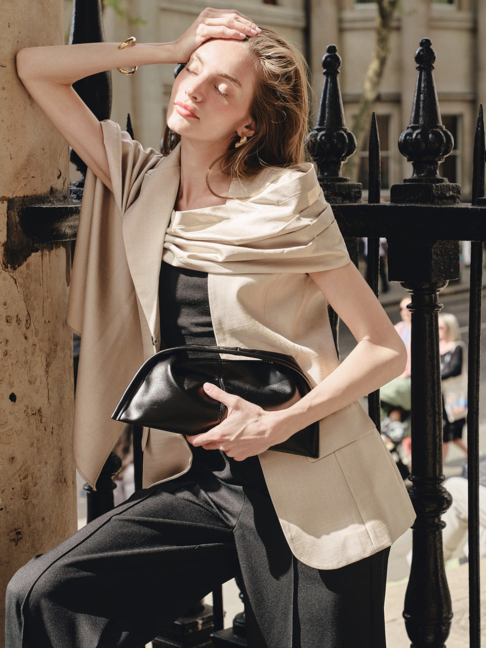 J9314 褶皱围巾夹克