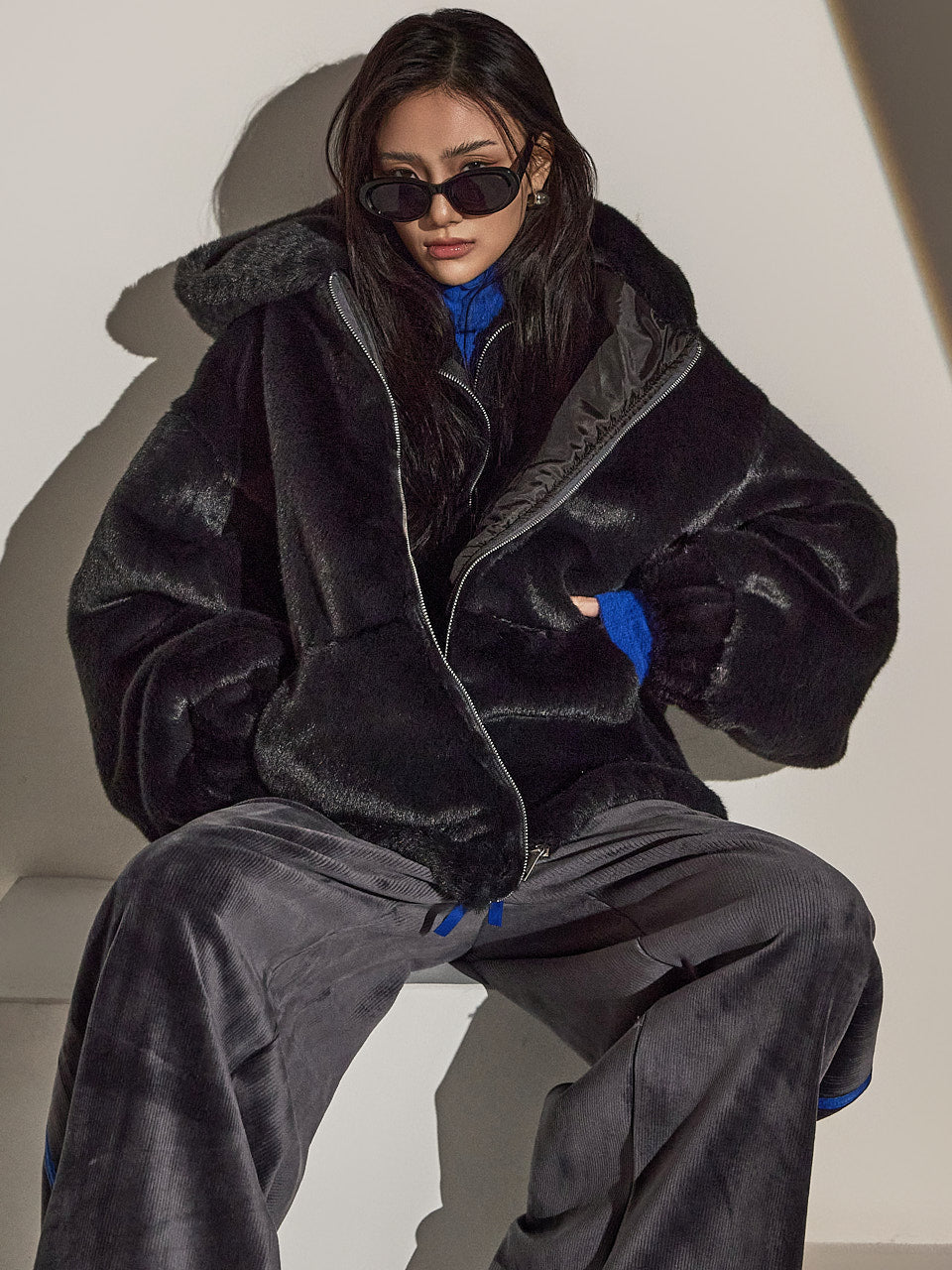 J2583 ファーフード付きジャンパー