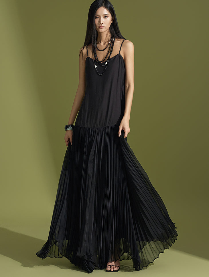 D4957 Pleated Dress