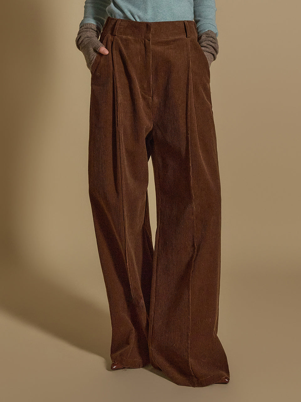 P3301 コーデュロイパンツ