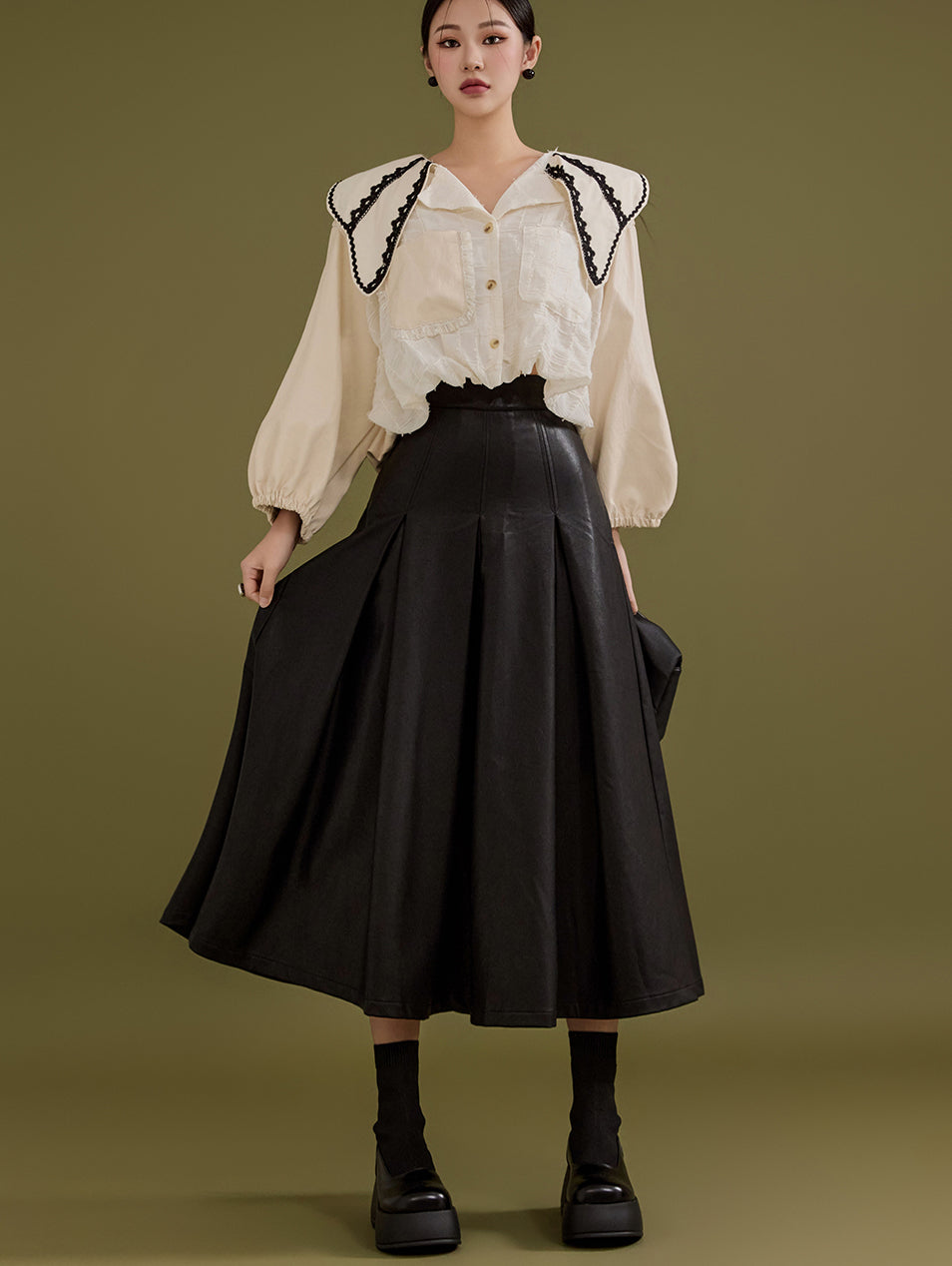 SK2538 レザーピンタックスカート