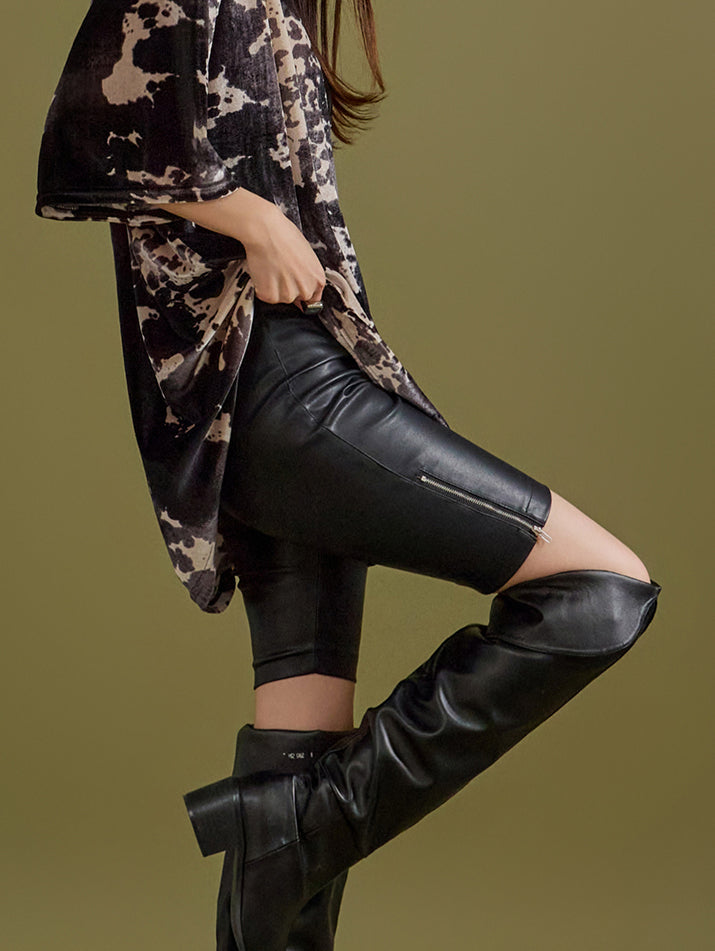 P2976 皮革拉链短款紧身裤