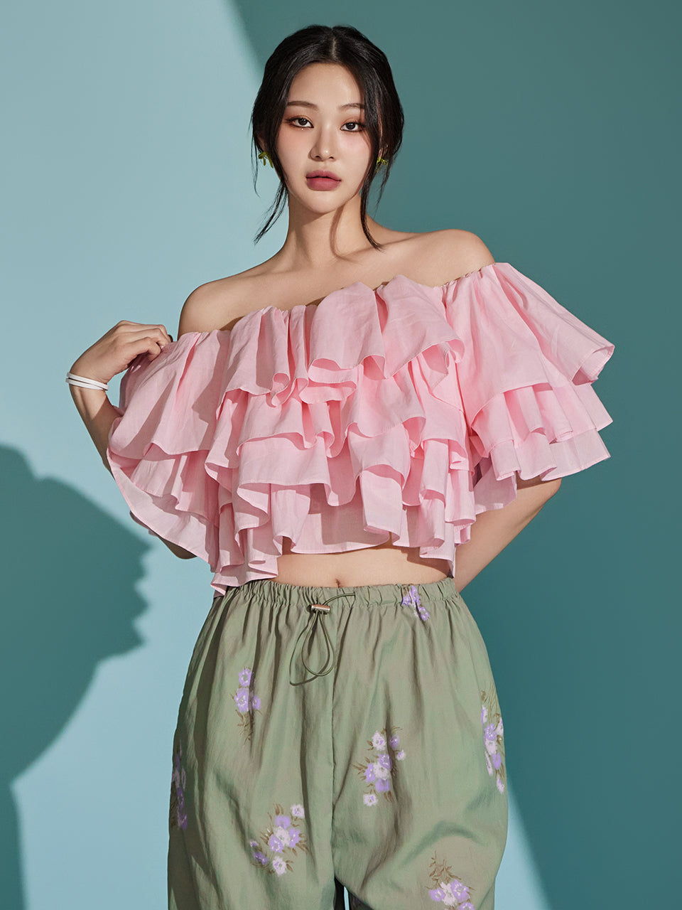 B2958 フリルティアードブラウス