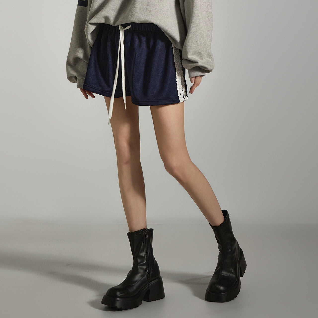 P3408 レース トラック ショーツ