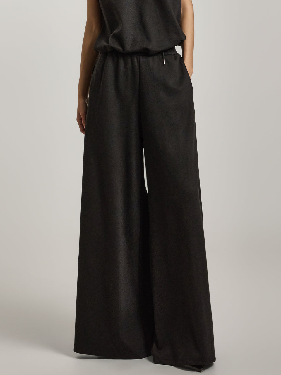 P3443 宽版运动裤