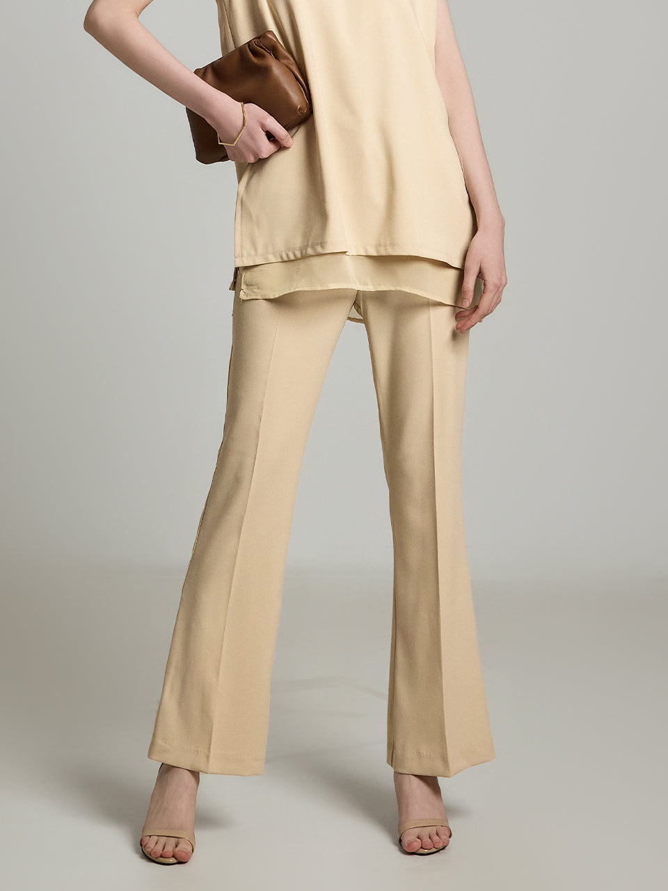 P3516 セミブーツカットスラックス