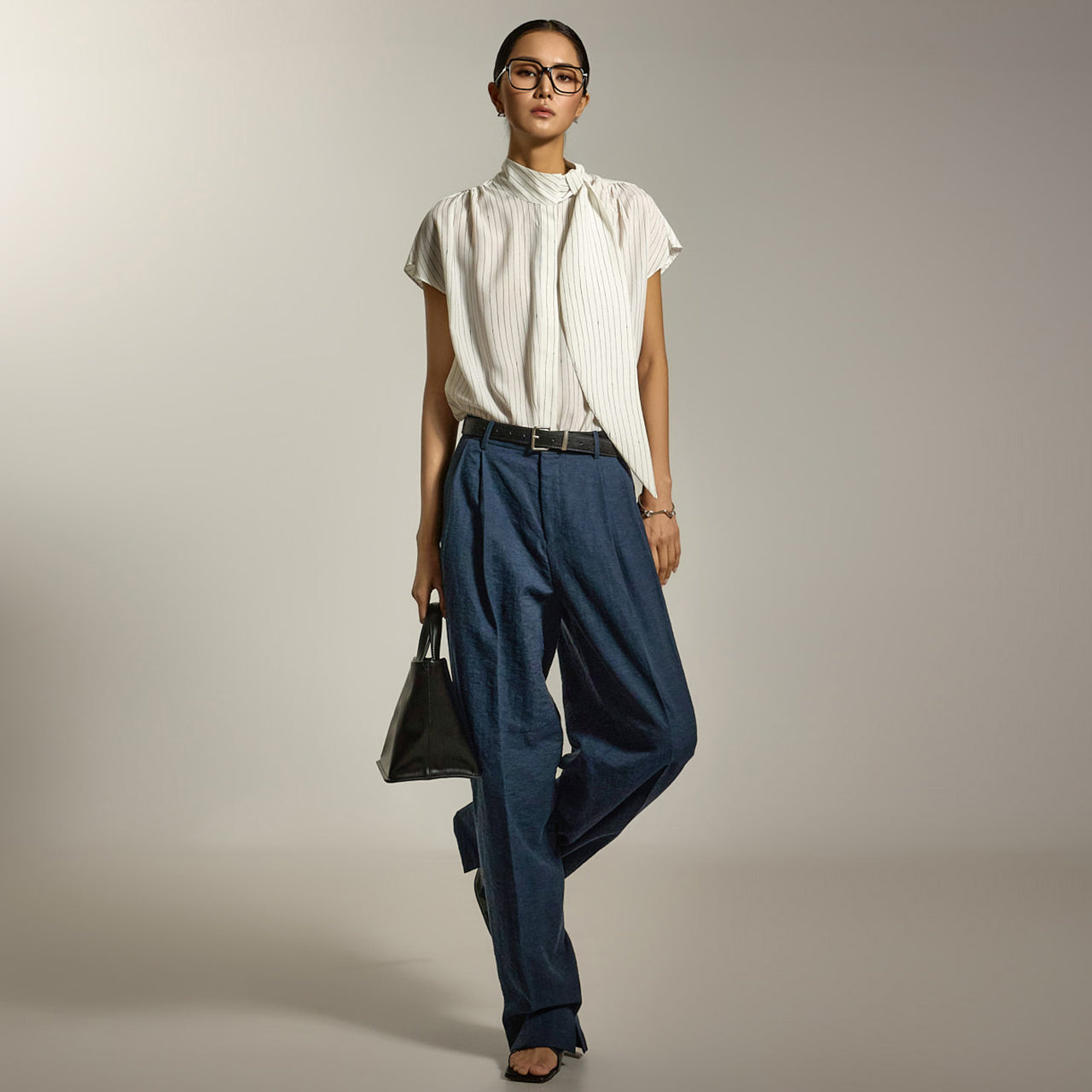 P3517 Pintuck Slit Pants