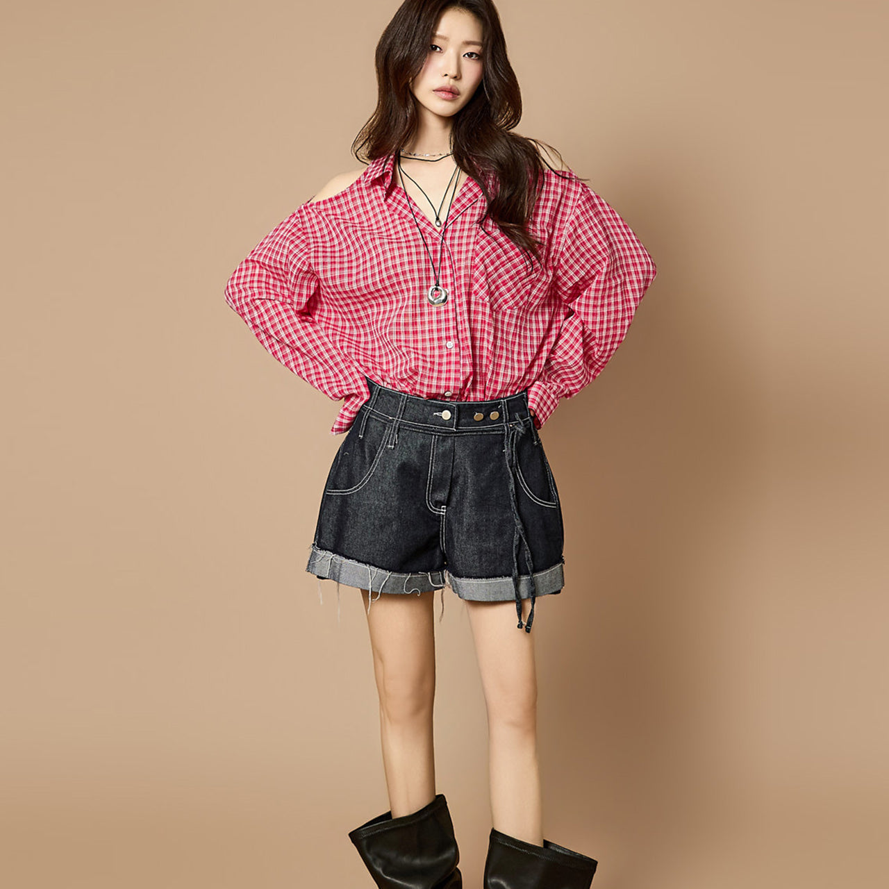 PJ653 Roll-up Strap Short Jeans