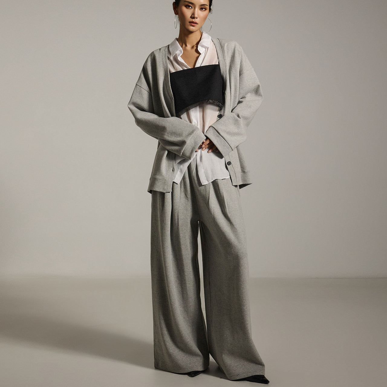 TP2047 开衫和裤子套装