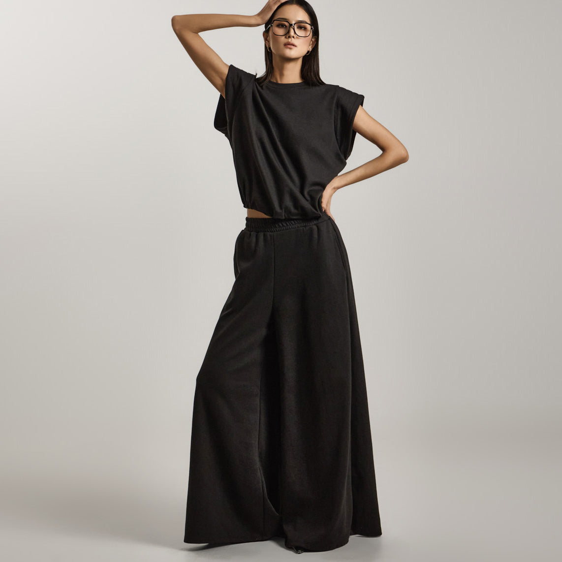 TP2084 トップスとパンツのセット