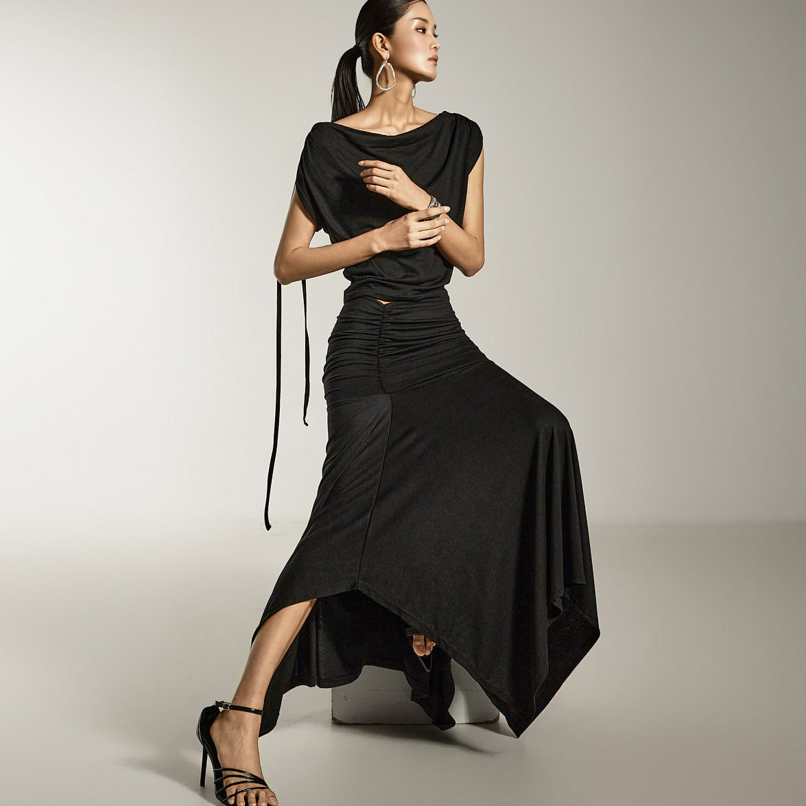 TP2200 上衣和裙子套装