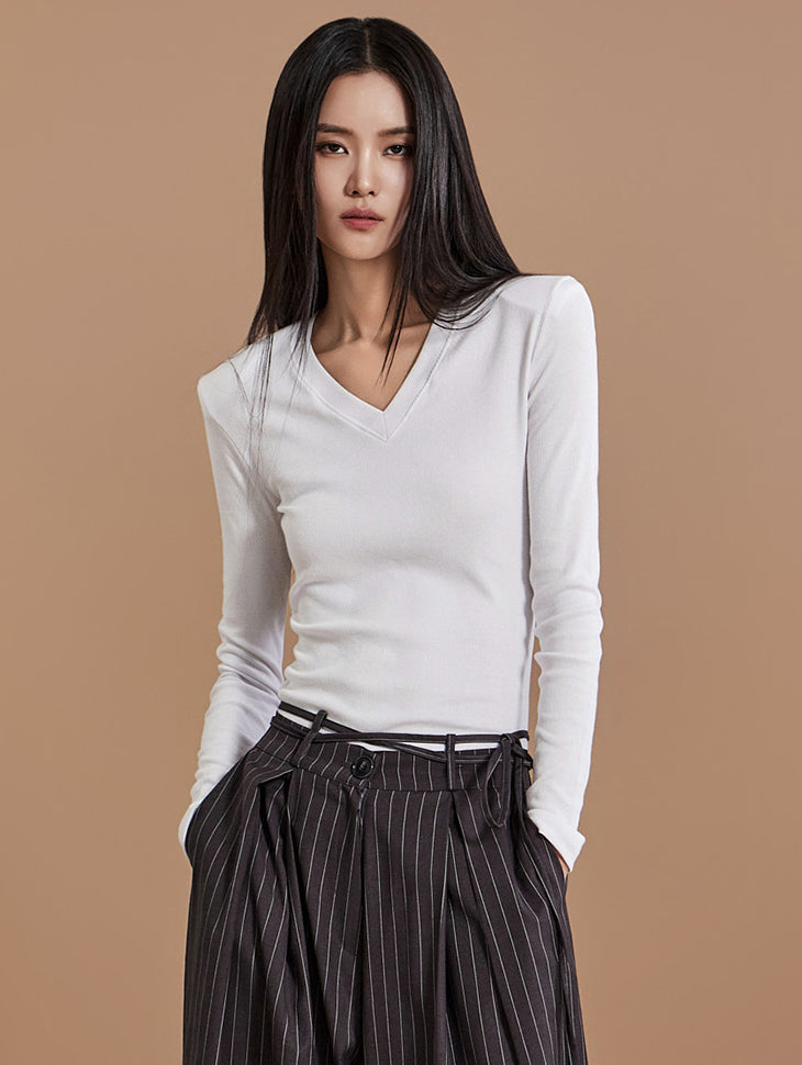 E3272 V-Neck Shoulder Padded Top