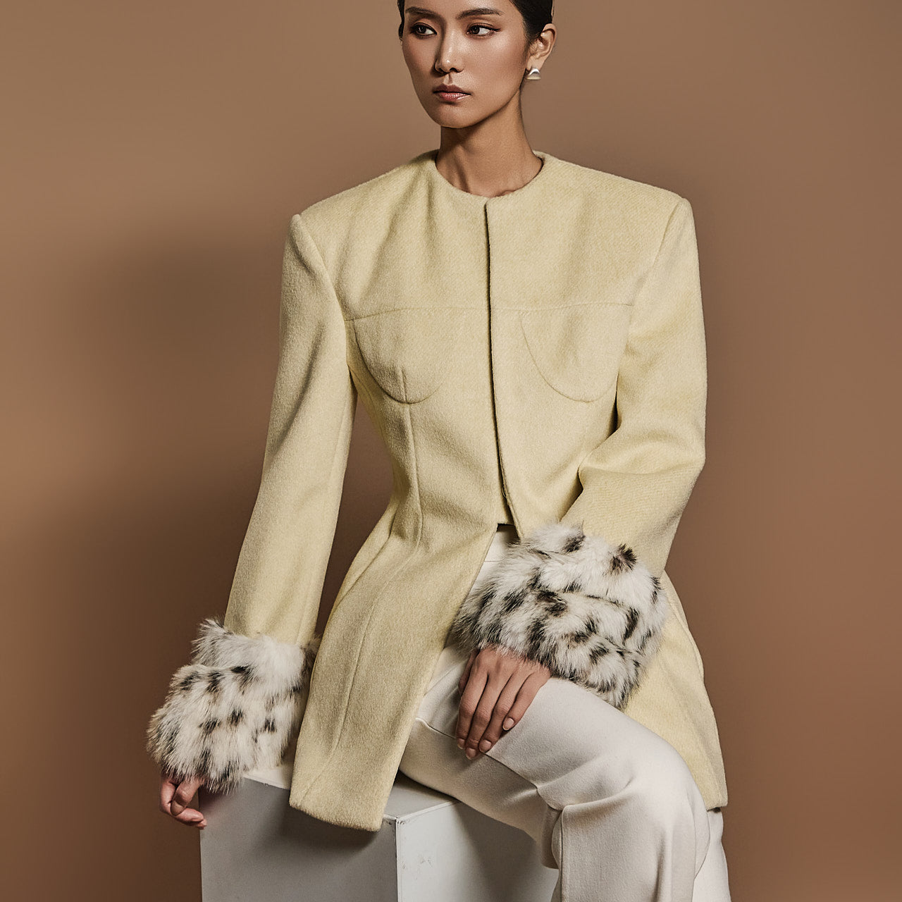 J2460 Sleeve fur Jacket