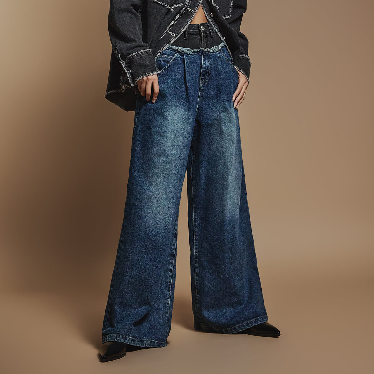 PJ545 Color Contrasting Wide Jeans