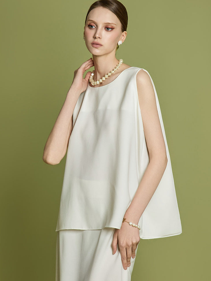 B3107 Sleeveless Blouse