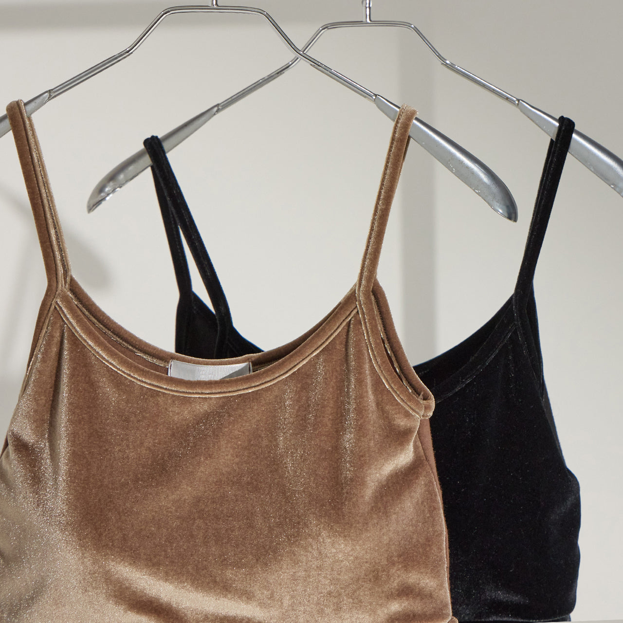 E3629 Velvet Sleeveless Top With Built-in Cap