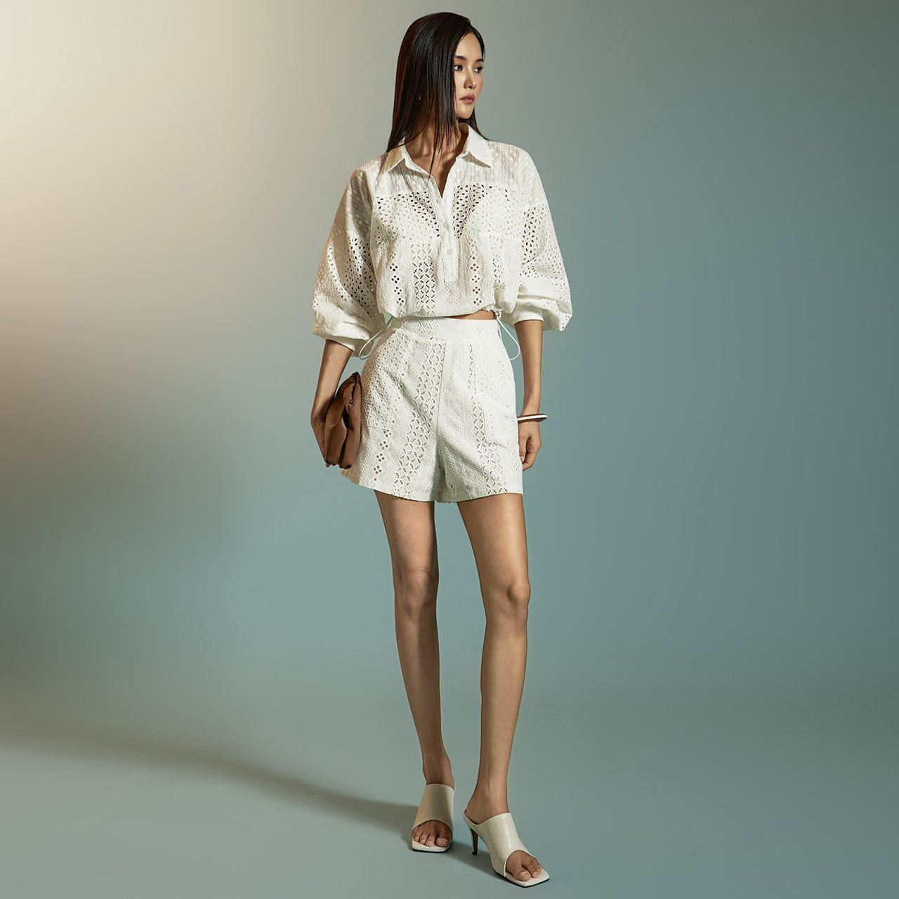 P3606 Eyelet Lace short Pants