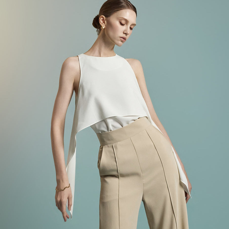 B3131 Sleeveless Blouse