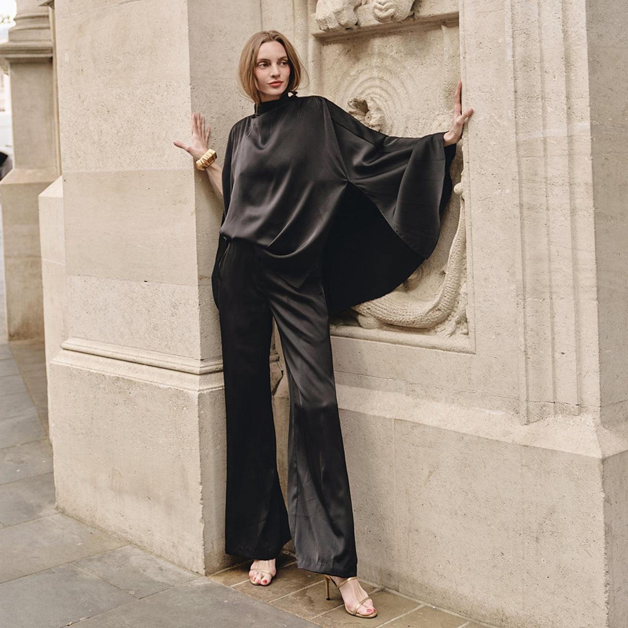 B9190 ケープブラウス