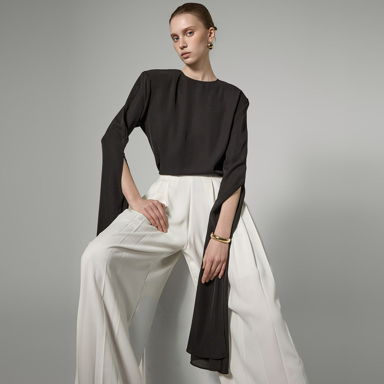 B9206 Long Slit Sleeve Blouse