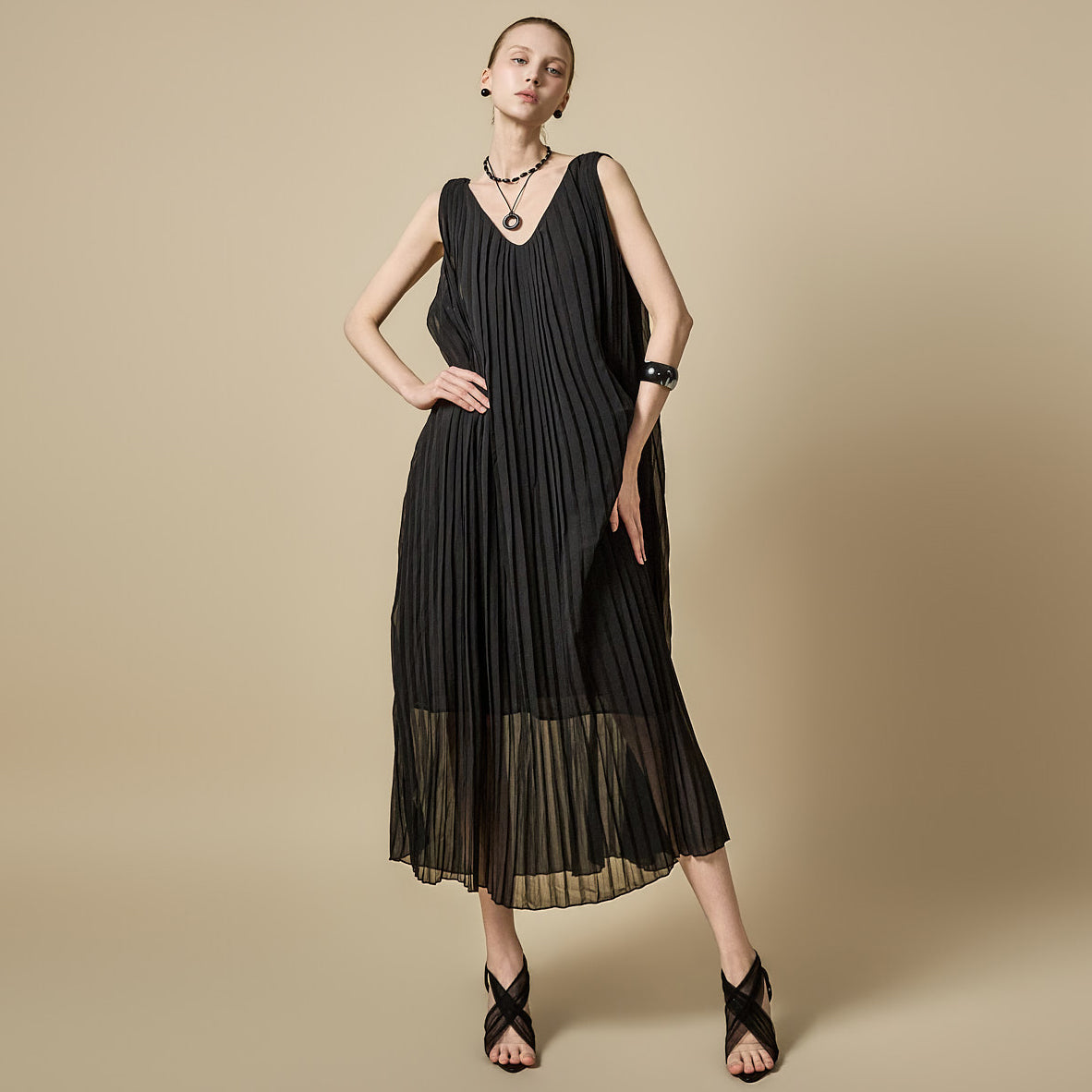 D5581 Strap Set Pleated Dress