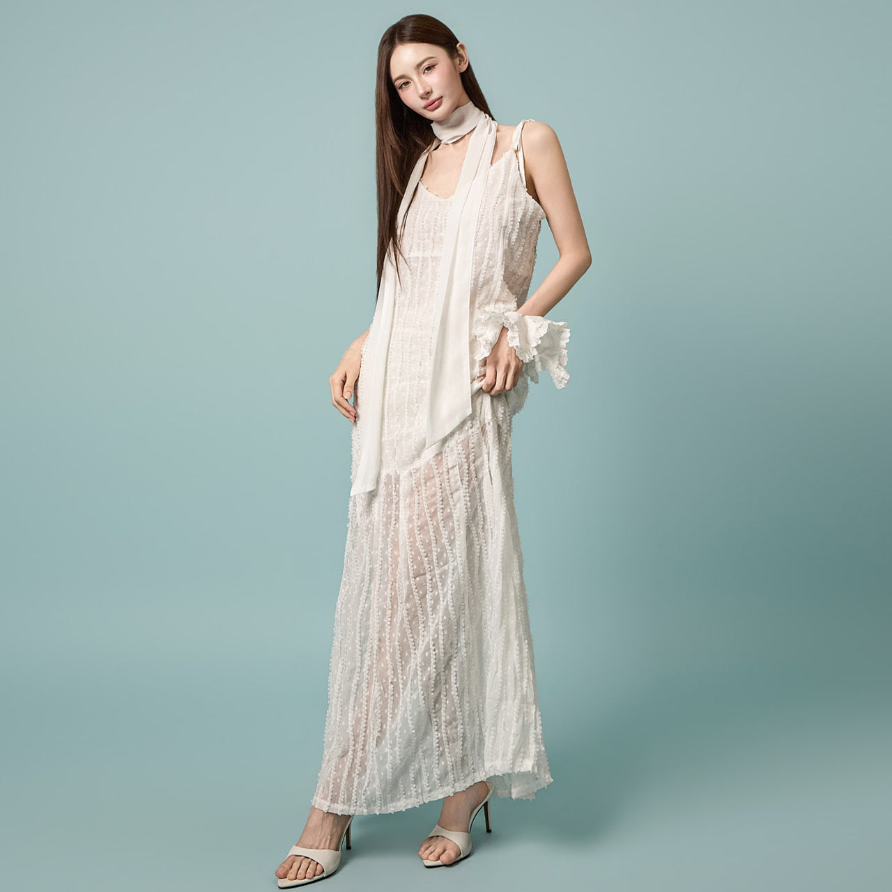 D5640 Dress with Scarf