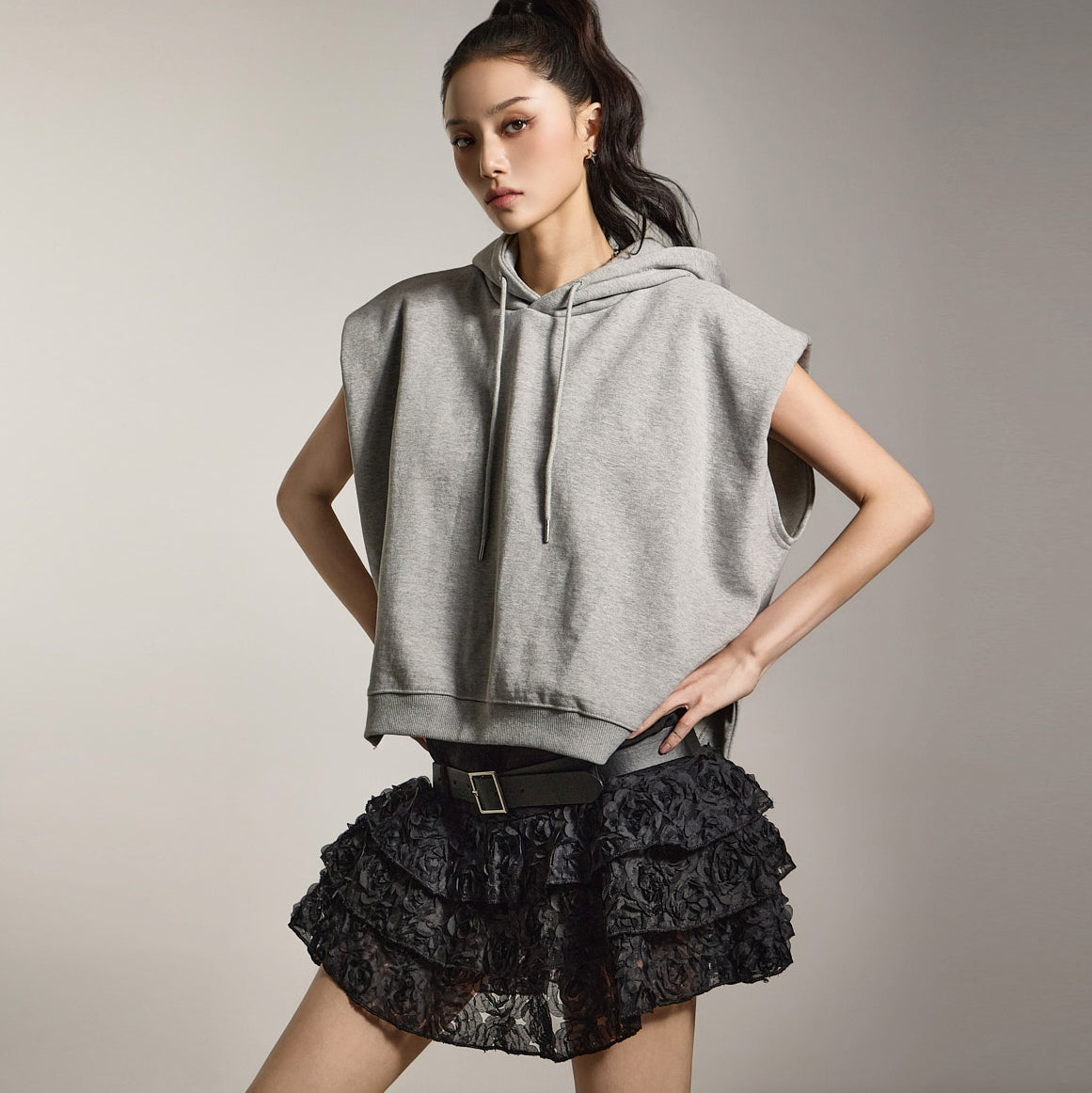 E3829 ノースリーブフード付きTシャツ