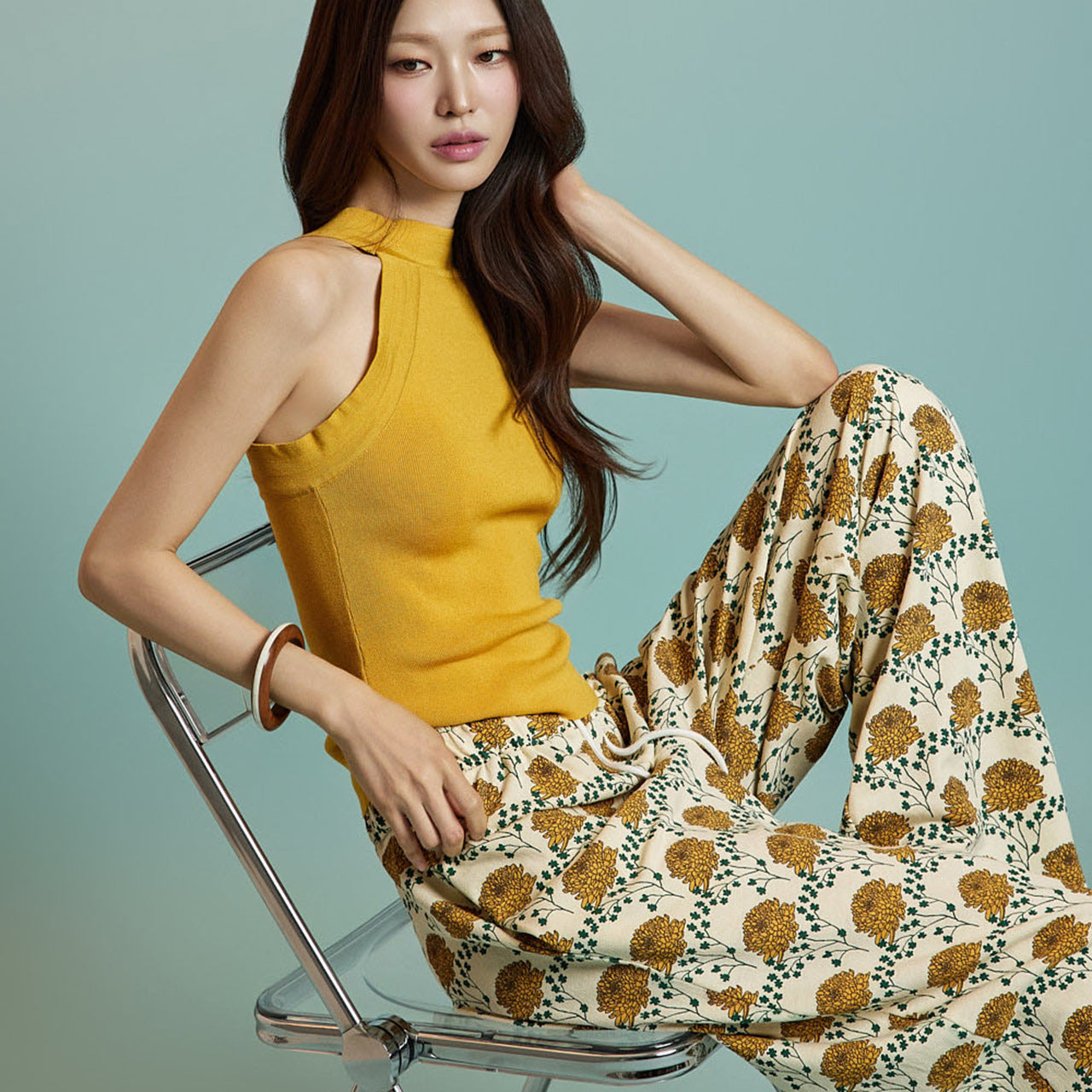 E3873 Halterneck Sleeveless Top