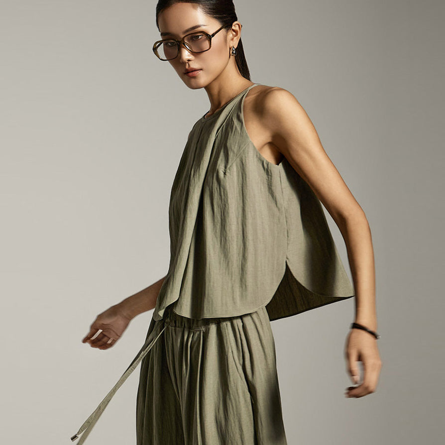 E3877 Halterneck Sleeveless Top