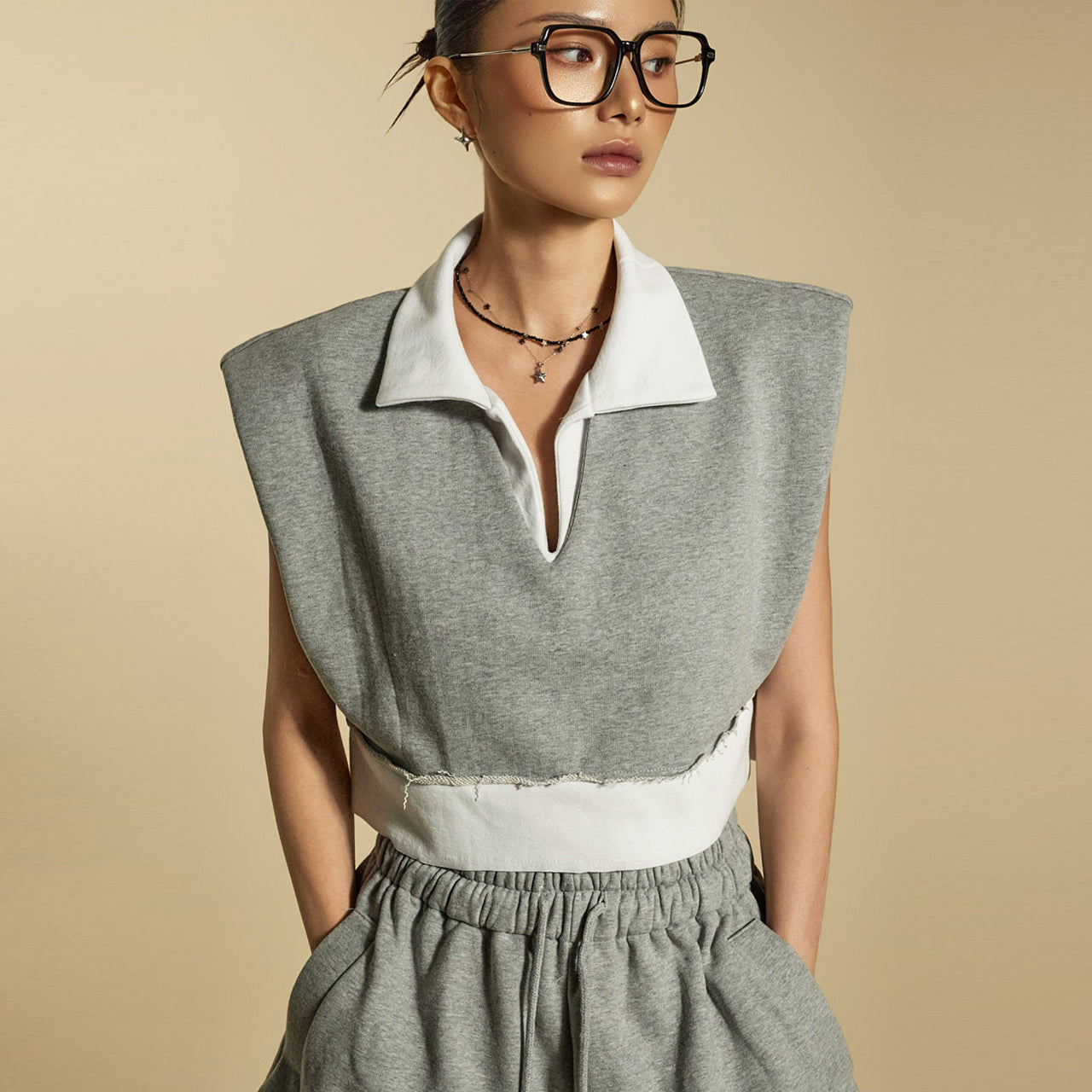 E3923 Collar Shoulder Pad Top