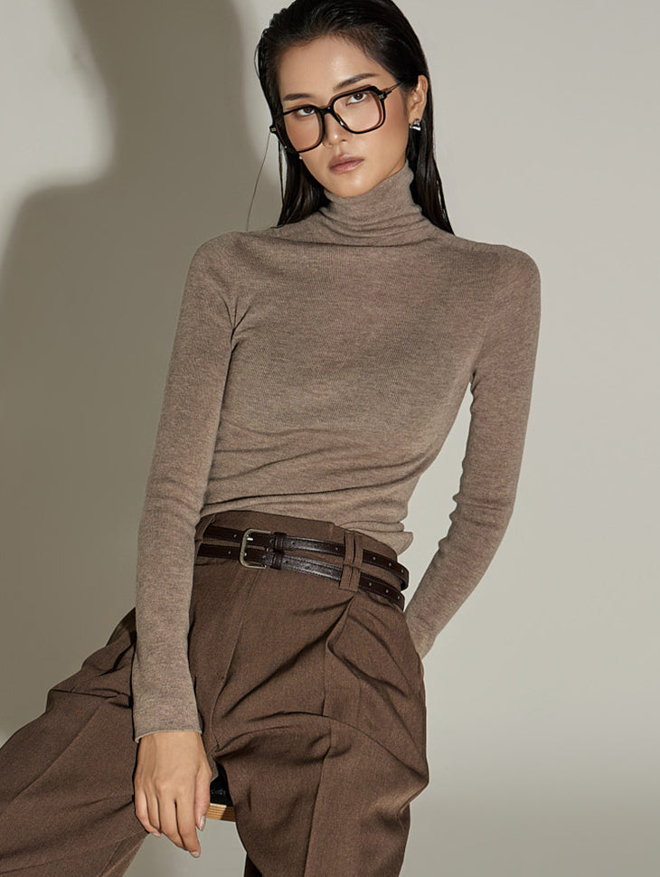 E3980 Turtleneck Top