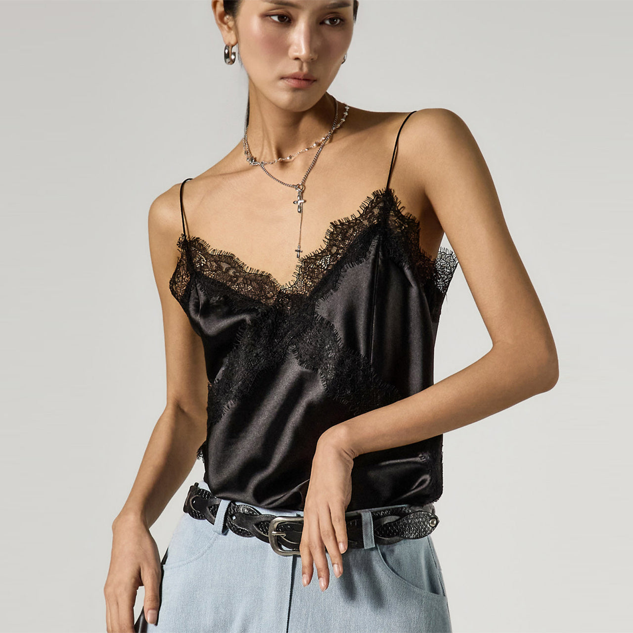 E4138 Lace Sleeveless Top