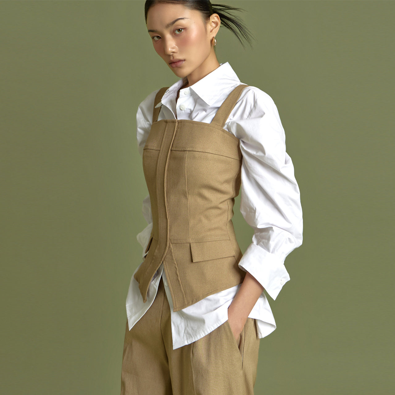 E9033 Square Sleeveless Top