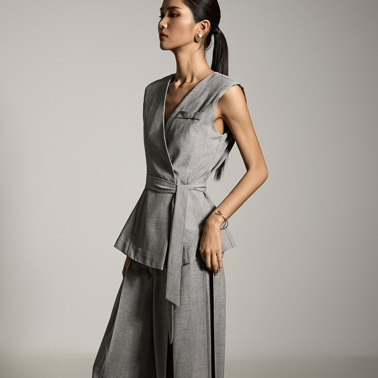 J2799 ストラップ付きベスト