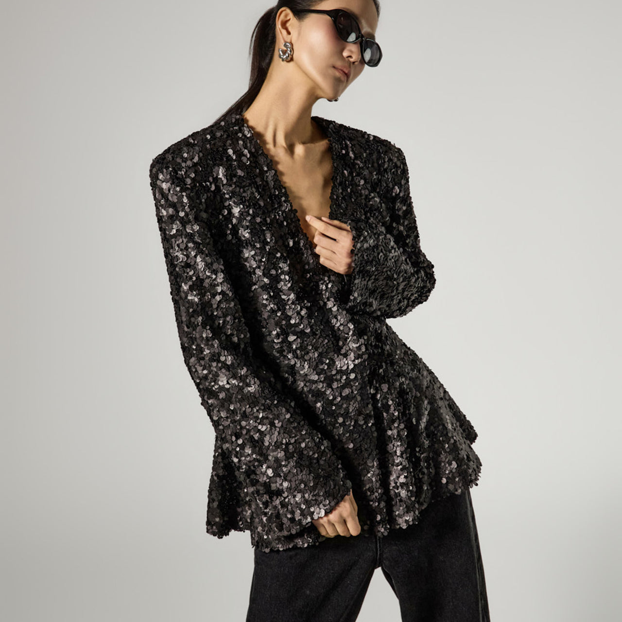 J3135 Sequin V-Neck Jacket