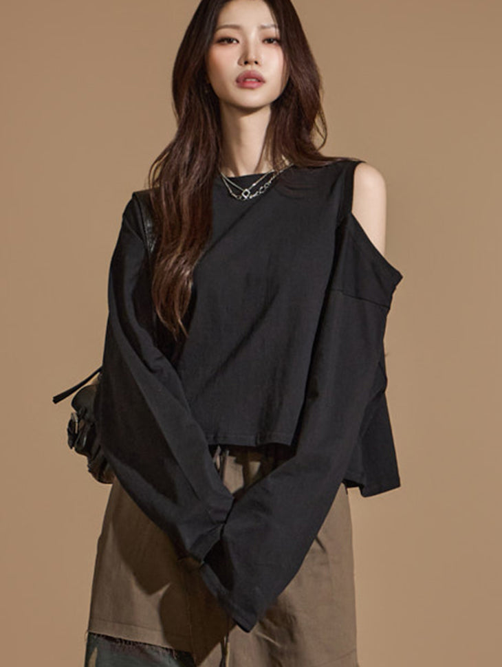 E3527 Shoulder Cut-out Top