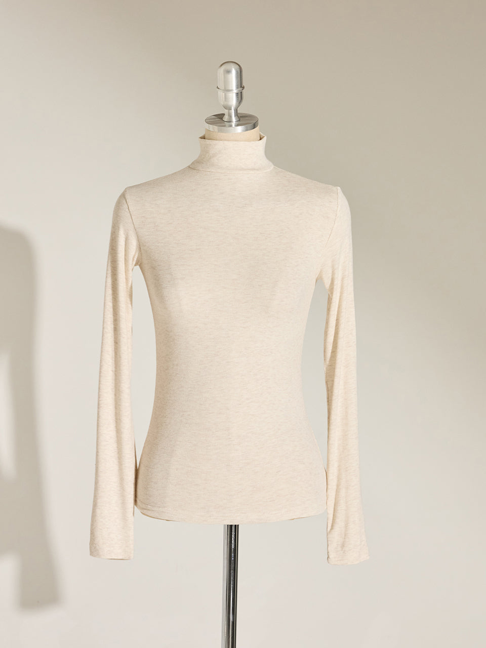 E3583 Mock Neck Top