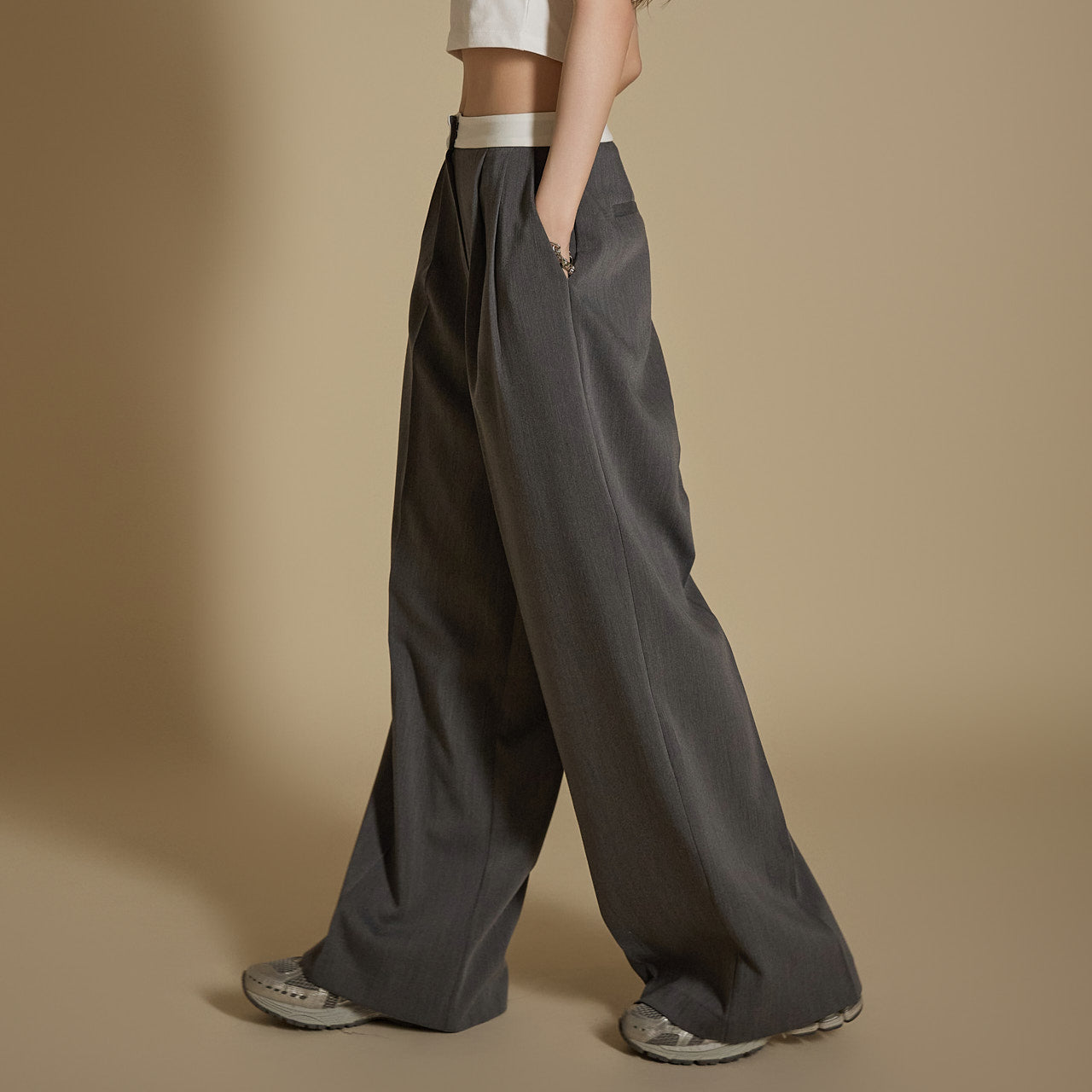 P3383 Contrasting Color Slacks