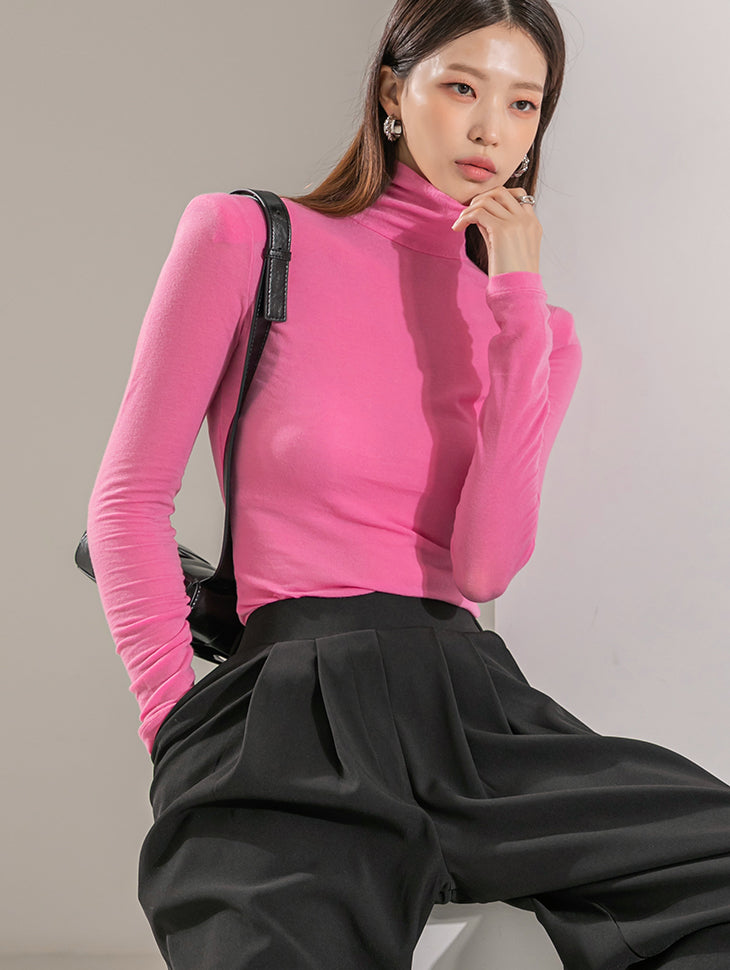 E2817 Roll Neck Padded Top